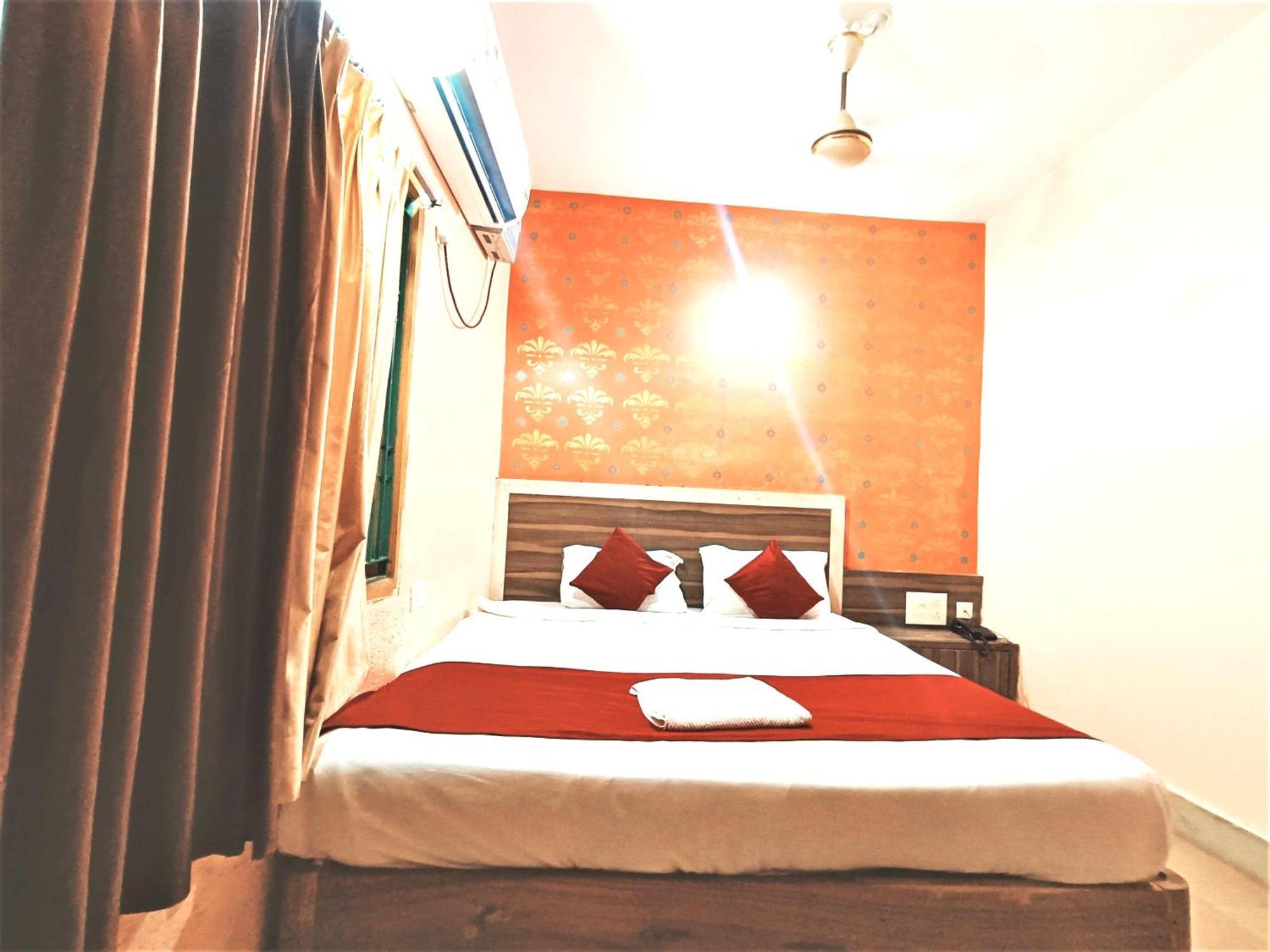 Goroomgo Krishna Residency: Beachside Comfort with Award-Winning Service Puri Exterior photo